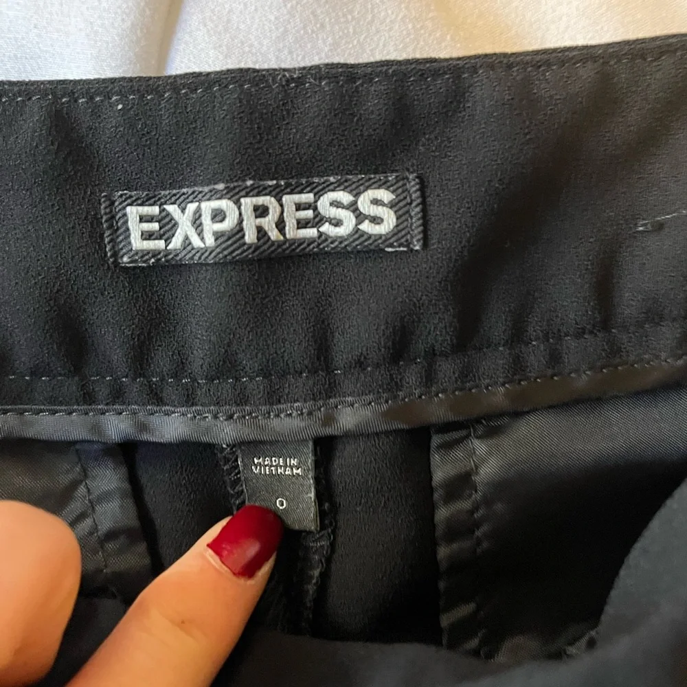 Express Black Cuffed Shorts size 0 - Picture 4 of 5